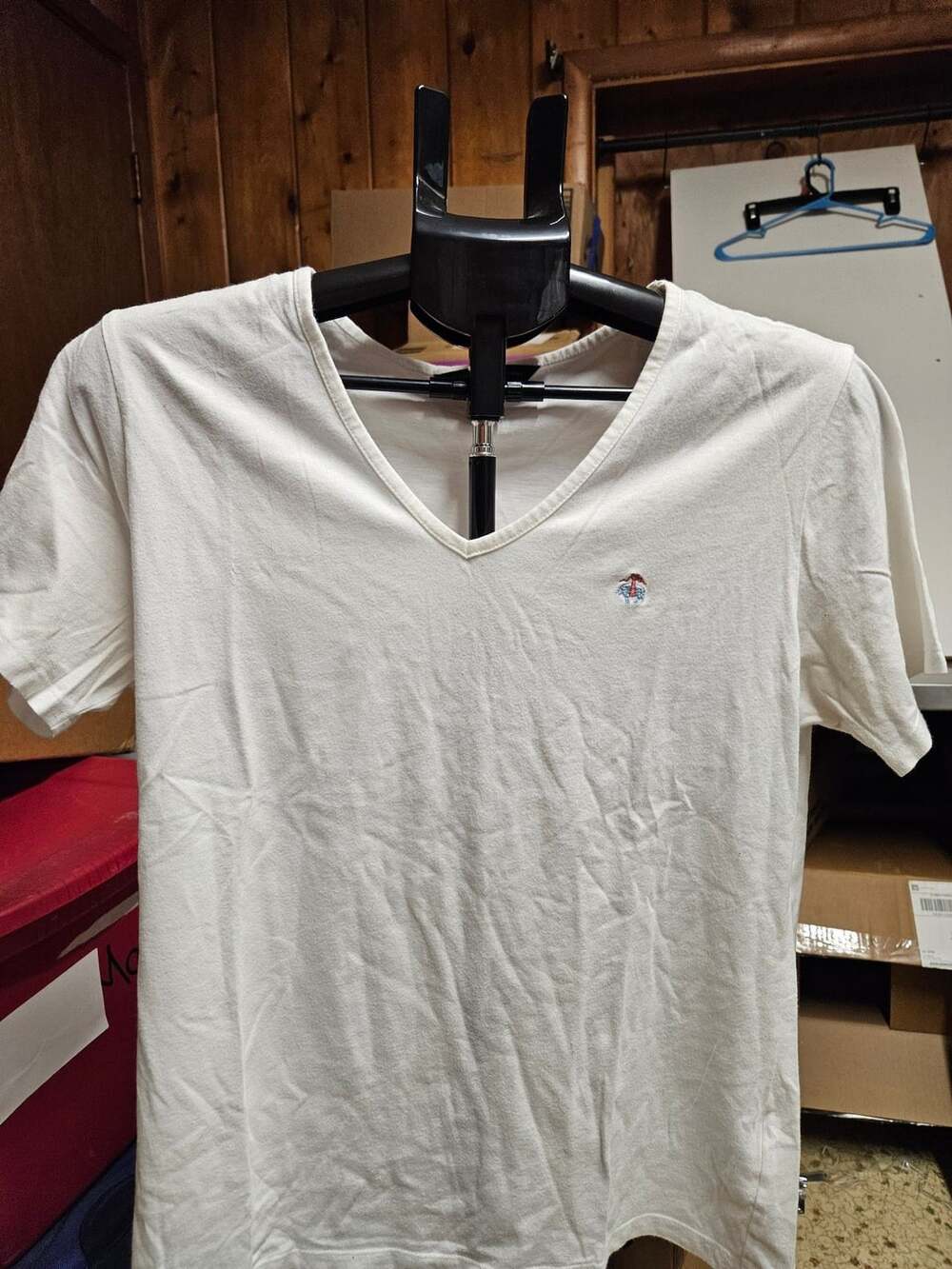 (389) Brooks Brothers V-Neck T-Shirt White